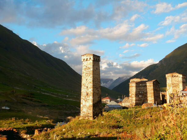 Село Ушгули с характерными сванскими башнями.
